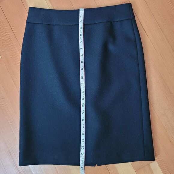 J. Crew black wool pencil skirt size 4 neutral minimalist office business profes - Picture 7 of 9